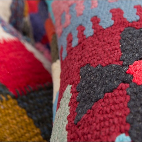 A modern twist – Kilim pillows