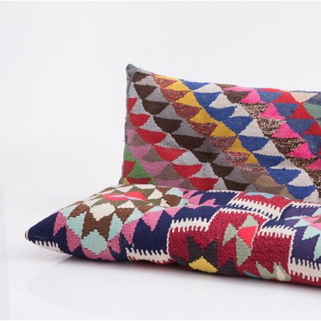 A modern twist – Kilim pillows